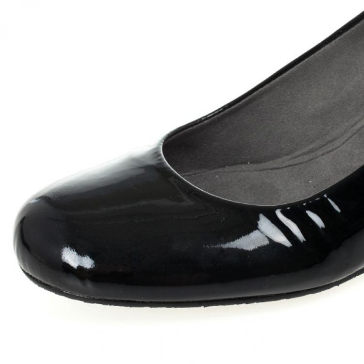 Pre Owned Stuart Weitzman Black Patent Lola Pumps Size 37