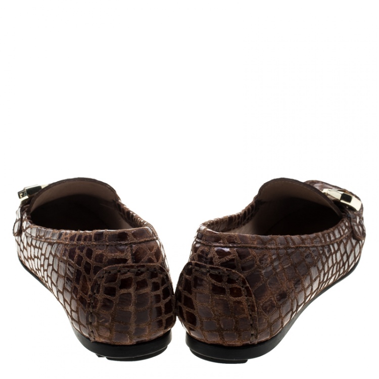Pre Owned Stuart Weitzman Brown Croc Embossed Suede and Leather Crystal Embellished Loafers Size 36