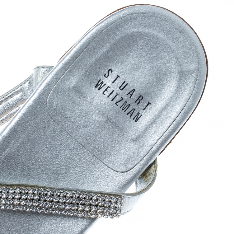 Pre Owned Stuart Weitzman Silver Leather Vanity Crystal Encrusted T Strap Flat Sandals Size 39.5