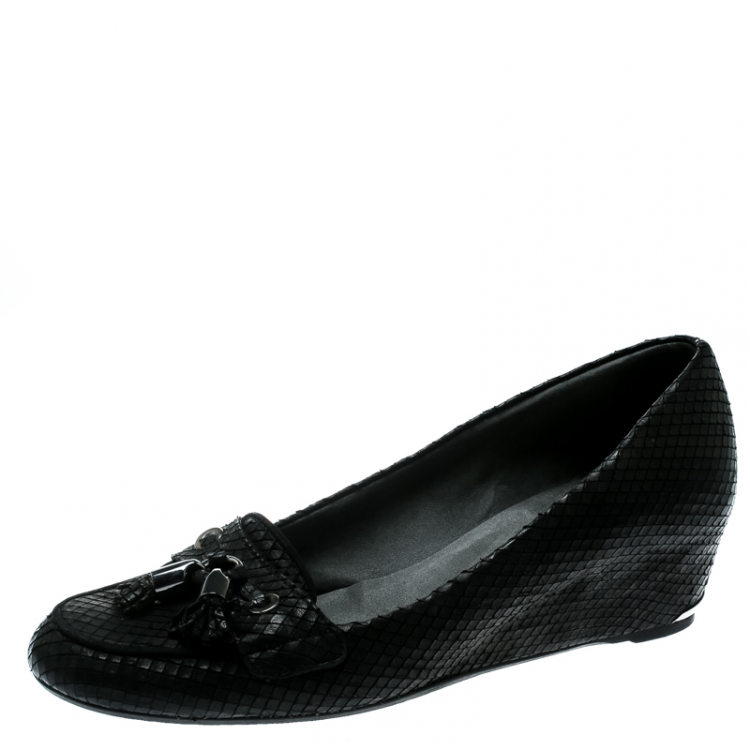Pre Owned Stuart Weitzman Black Python Embossed Leather Wedge Tassel Detail Loafers Pumps Size 41