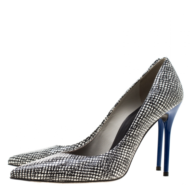 Pre Owned Stuart Weitzman Monochrome Abstract Print Leather Pointed Toe Pumps Size 40