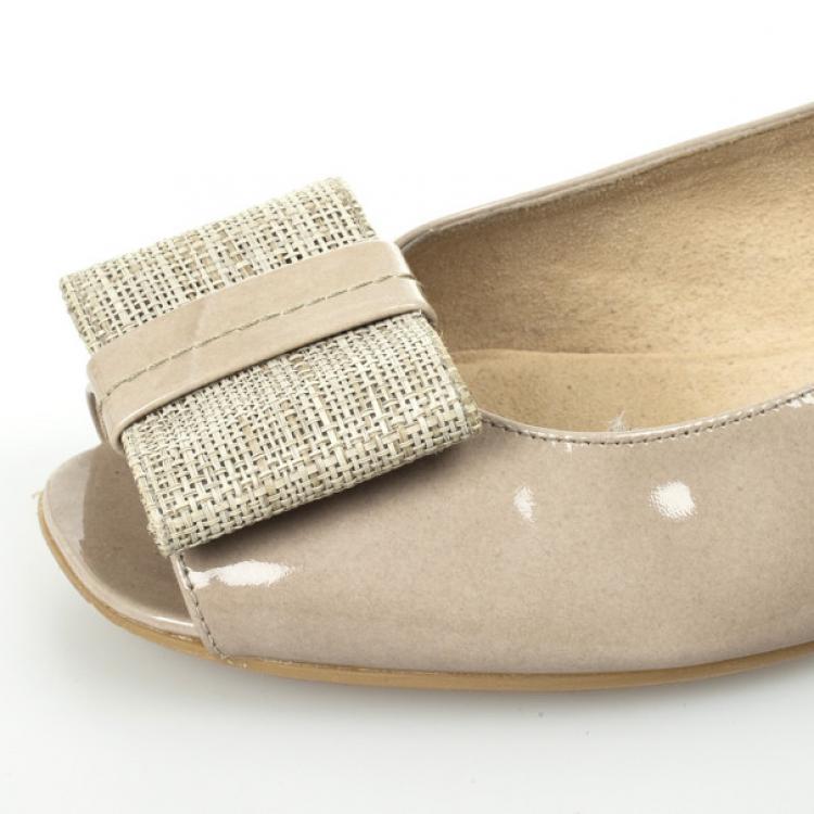 Pre Owned Stuart Weitzman Nude Patent Bowella Flats Size 36.5 