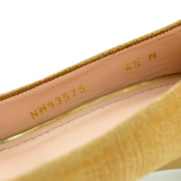 Pre Owned Stuart Weitzman Beige Lizard Embossed Logosavoir Peep Toe Pumps Size 37