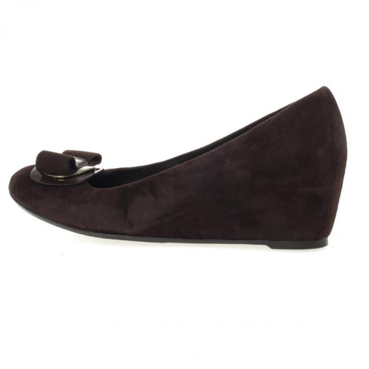 Pre Owned Stuart Weitzman Brown Suede Bow Wedges Size 39.5
