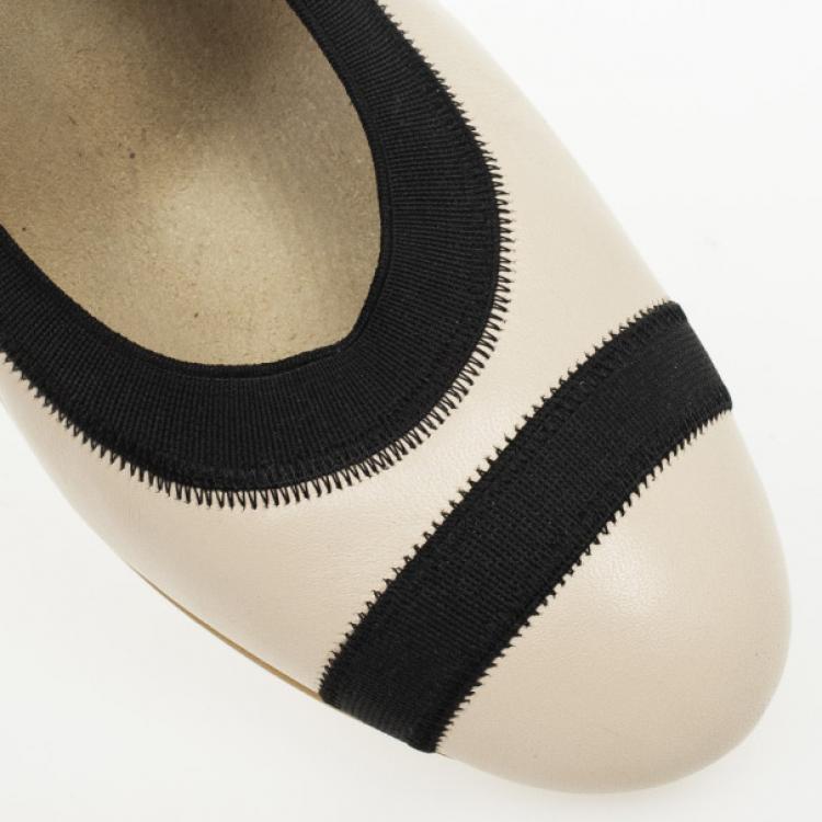 Pre Owned Stuart Weitzman Cream &amp; Black Elastic Trim Easily Pumps Size 39.5