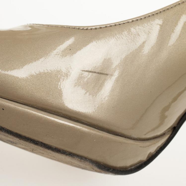 Pre Owned  Stuart Weitzman Beige Patent 'The Blog' Pumps Size 38.5