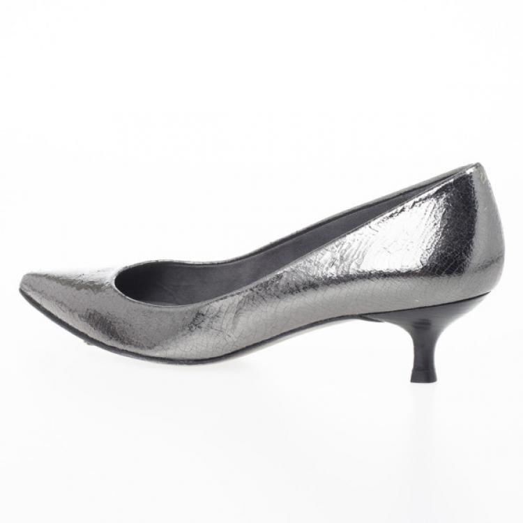 Pre Owned Stuart Weitzman Metallic Pointed Toe Low Heel Pumps Size 39