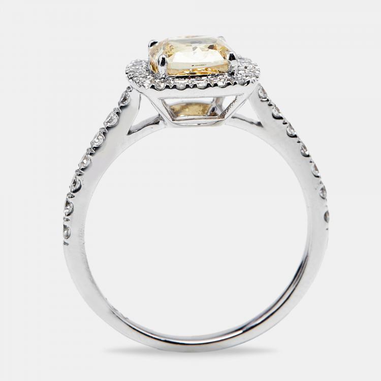 مملوكة مسبقًا 2.00 cts Yellow Cushion and Round Lab Grown Diamond 18k White Gold Ring Size 51