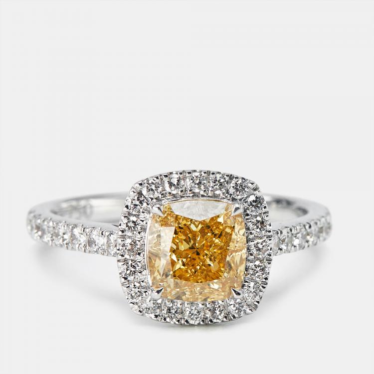 مملوكة مسبقًا 2.00 cts Yellow Cushion and Round Lab Grown Diamond 18k White Gold Ring Size 51