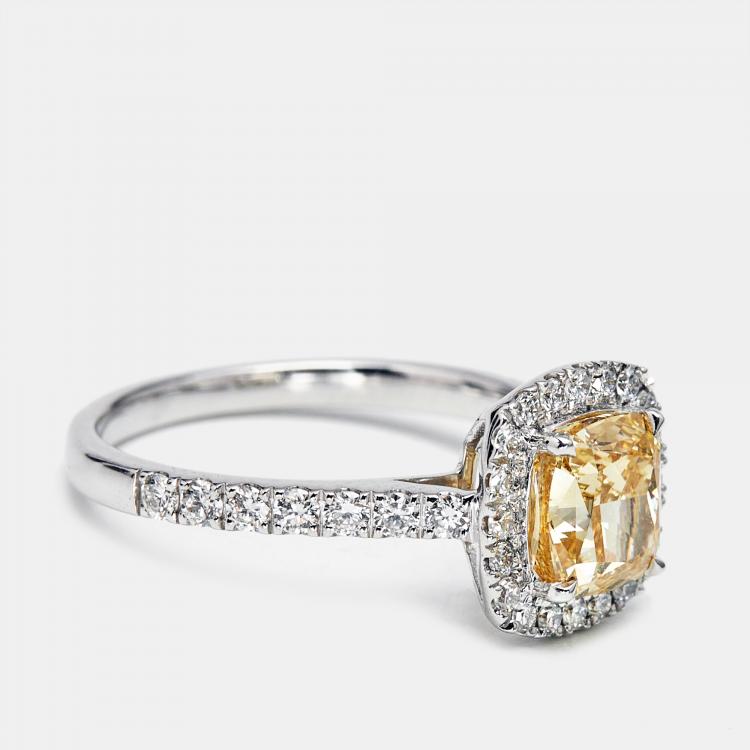 مملوكة مسبقًا 2.00 cts Yellow Cushion and Round Lab Grown Diamond 18k White Gold Ring Size 51