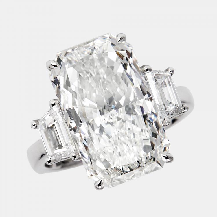 Pre Owned 8 cts Radiant and Trapezoid Lab Grown Diamonds 18k White Gold Ring Size 54