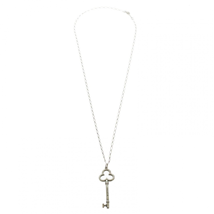 Pre Owned Tiffany & Co. Trefoil Key Silver Pendant Oval Link Chain Necklace