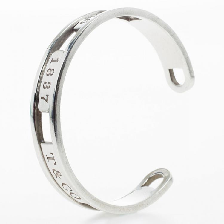 Tiffany & Co. Sterling Silver Rolo Link Heart Charm Toggle Bracelet –  Engagement Corner
