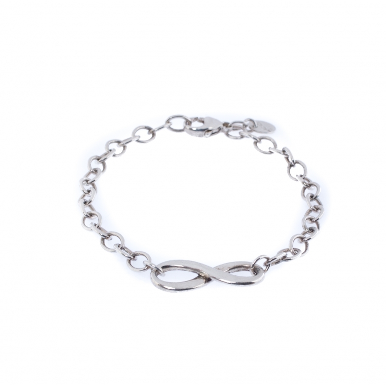 Tiffany & Co. Heart Clasp Bracelet in Sterling Silver – LuxuryPromise