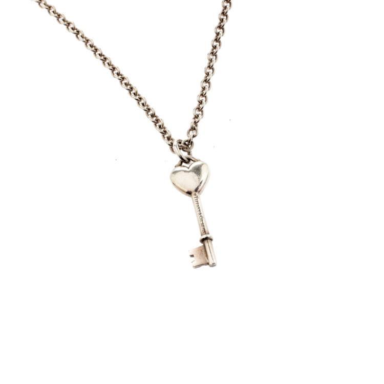 Pre Owned Tiffany & Co. Heart Key Enamel Silver Chain Link Long Pendant Necklace