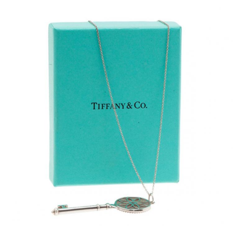 Pre Owned Tiffany & Co. Daisy Key Silver Pendant Necklace