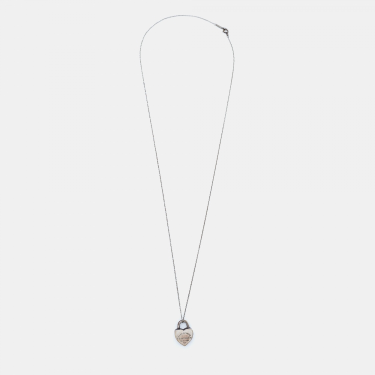 Pre Owned Tiffany & Co. Return to Tiffany & Co. Pull Lock Sterling Silver Pendant Necklace.