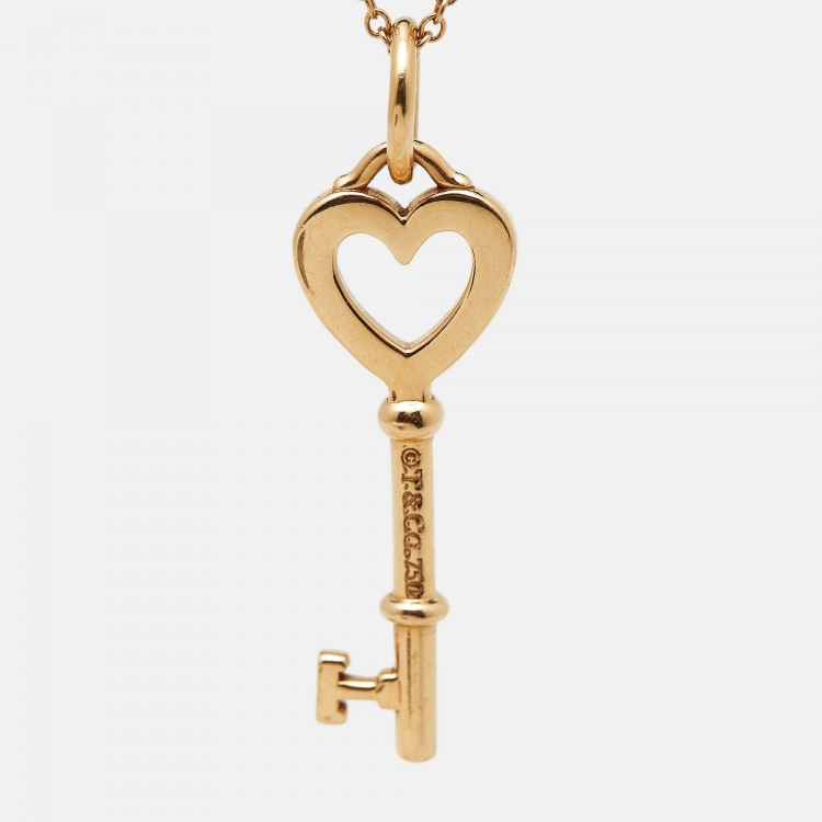 مملوكة مسبقًا Tiffany & Co. Mini Heart Key 18K Rose Gold Pendant Necklace