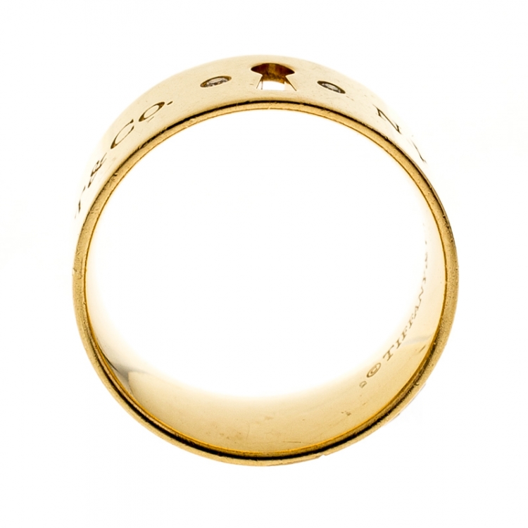 Pre Owned Tiffany & Co. Keyhole Diamond 18k Yellow Gold Band Ring Size 55