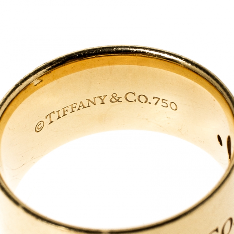 Pre Owned Tiffany & Co. Keyhole Diamond 18k Yellow Gold Band Ring Size 55