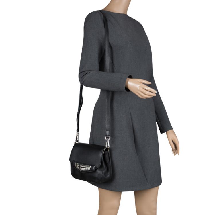 Pre Owned Tod's Black Leather Crossbody Bag 