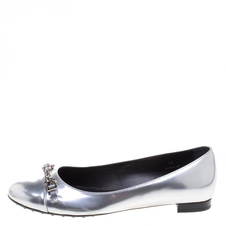 Pre Owned Tod's Silver Metallic Leather Crystal Embellished Ballet Flats Size 38