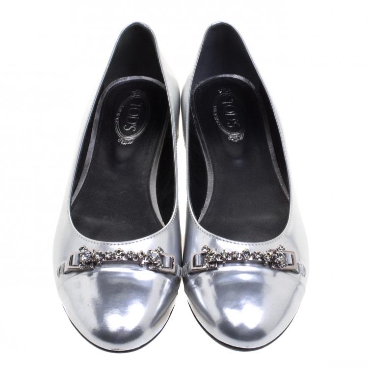 Pre Owned Tod's Silver Metallic Leather Crystal Embellished Ballet Flats Size 38