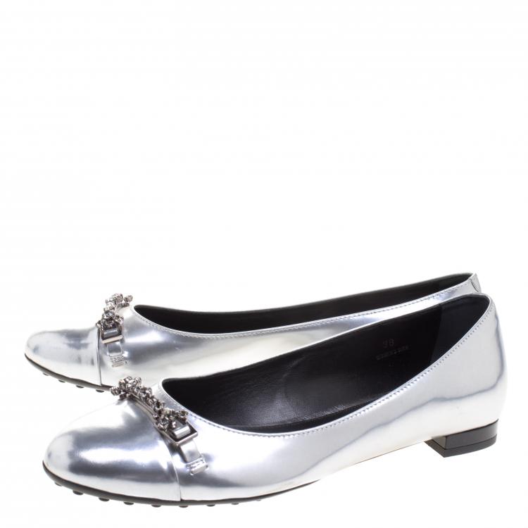 Pre Owned Tod's Silver Metallic Leather Crystal Embellished Ballet Flats Size 38