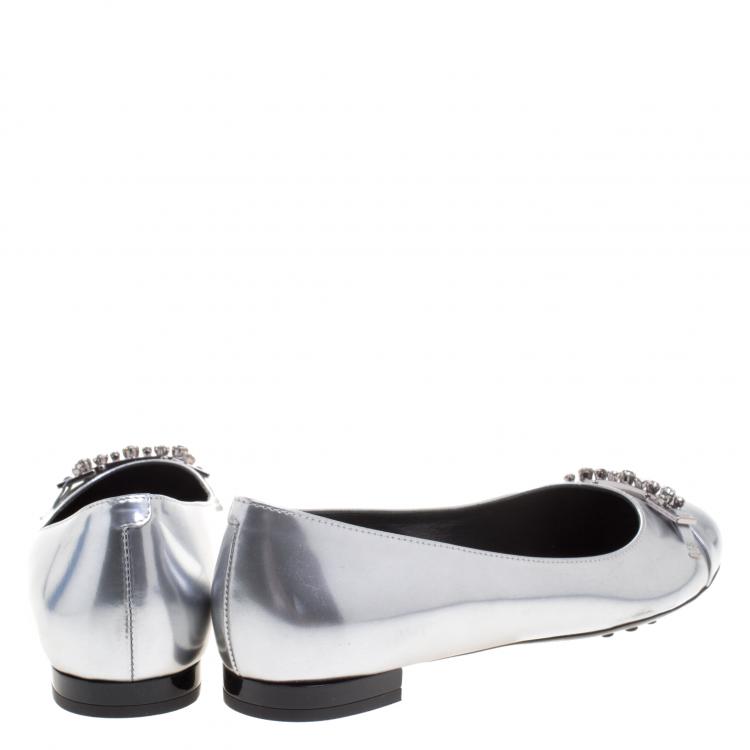 Pre Owned Tod's Silver Metallic Leather Crystal Embellished Ballet Flats Size 38