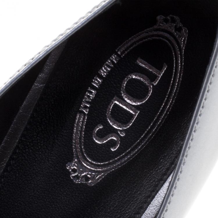 Pre Owned Tod's Silver Metallic Leather Crystal Embellished Ballet Flats Size 38
