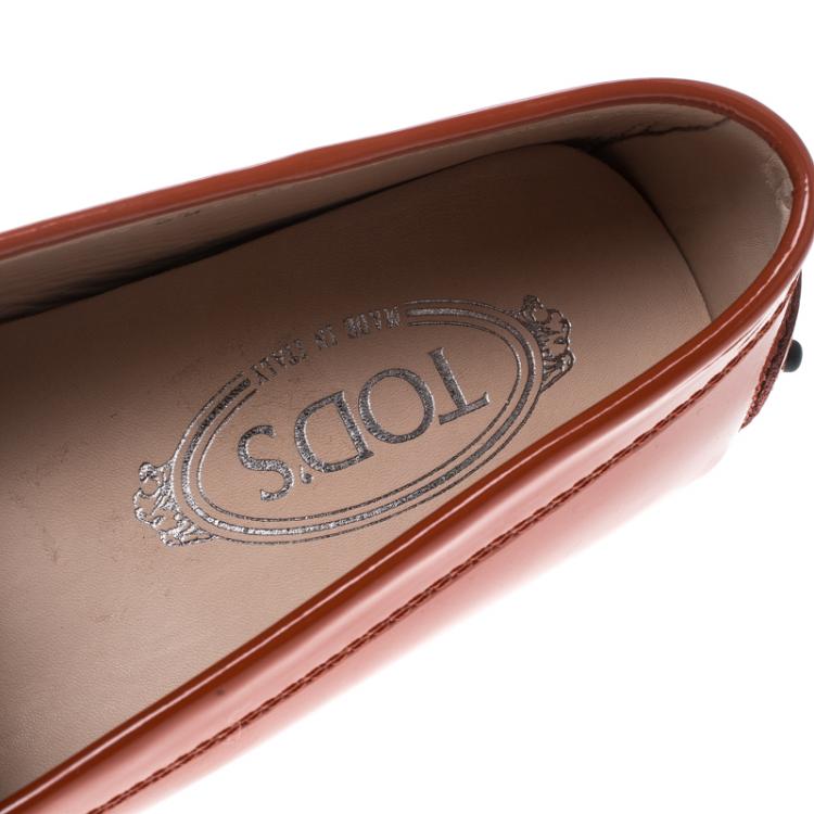 مملوكة مسبقًا Tod's Orange Patent Leather Penny Loafers Size 39