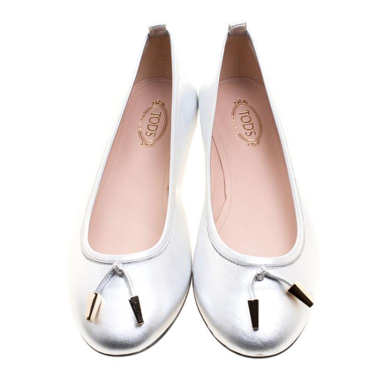 Pre Owned Tod's Metallic Silver Leather Studded Ballet Flats Size 39.5