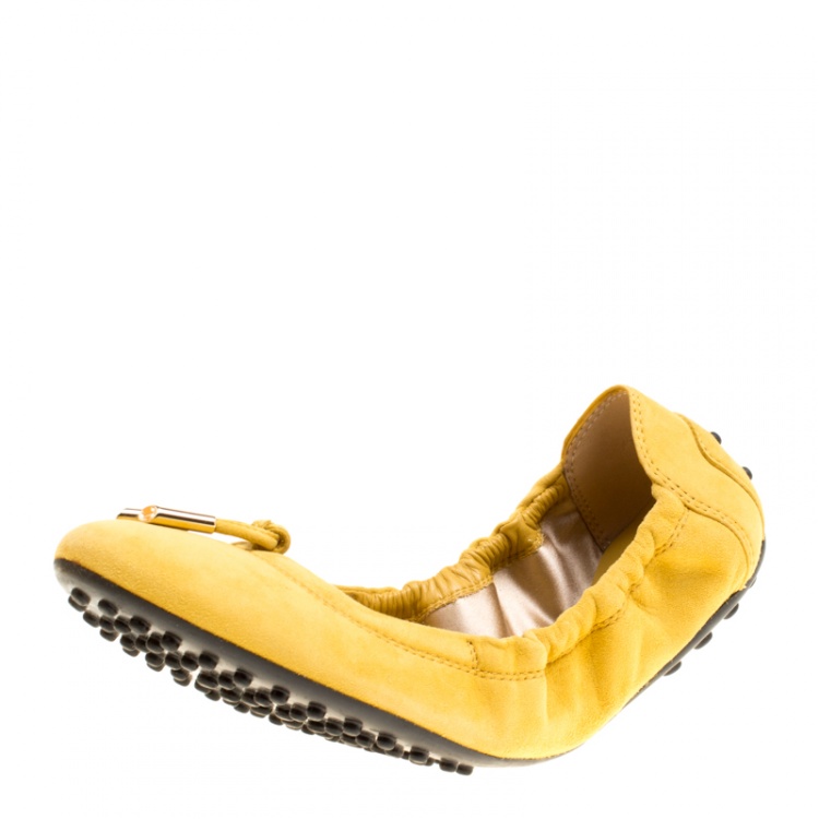 Pre Owned Tod's Yellow Suede Bow Scrunch Ballet Flats Size 37