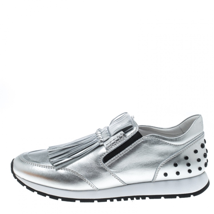 Pre Owned Tod's Metallic Silver Fringe Detail Slip On Sneakers Size 40