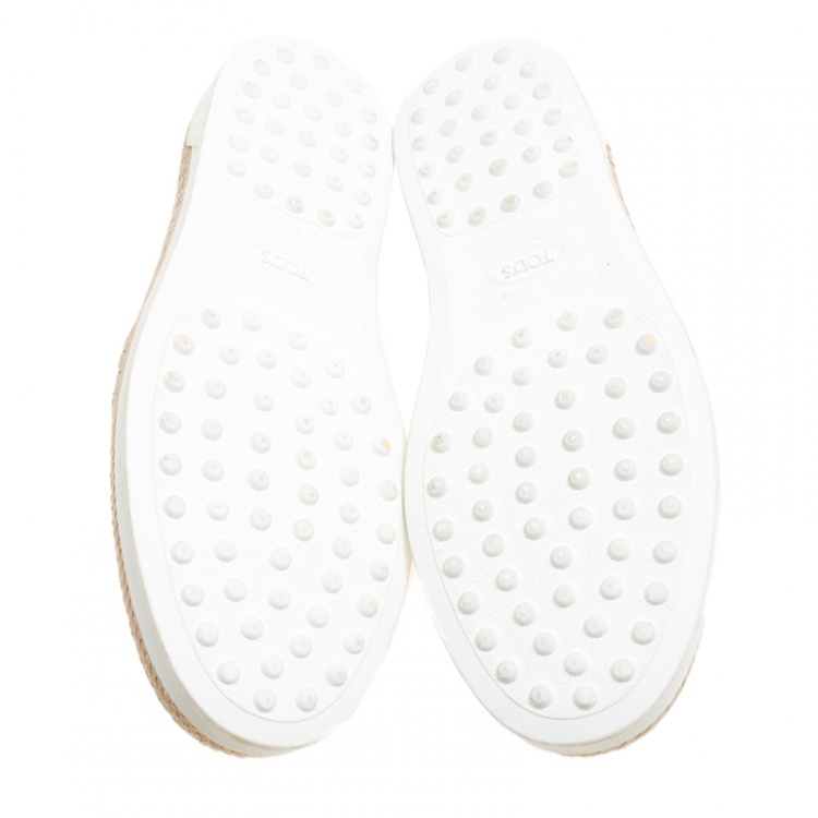 مملوكة مسبقًا Tod's Metallic Silver Leather Pantofola Espadrille Slip On Sneakers Size 37.5