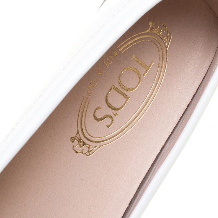 مملوكة مسبقًا Tod's White Patent Leather Penny Loafers Size 40.5