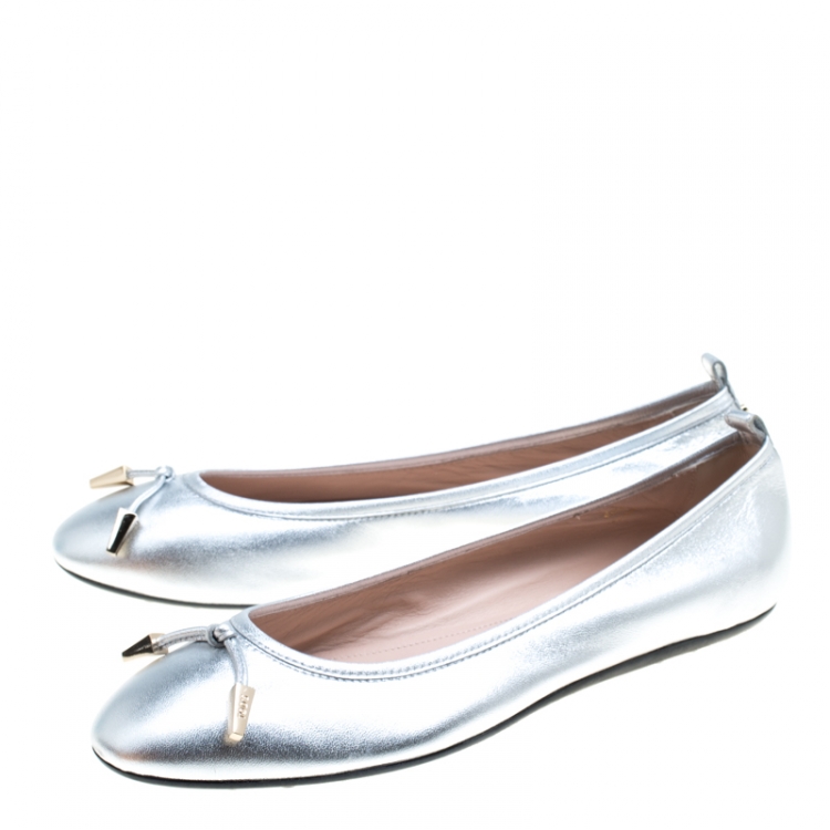 Pre Owned Tod's Metallic Silver Leather Studded Ballet Flats Size 40.5