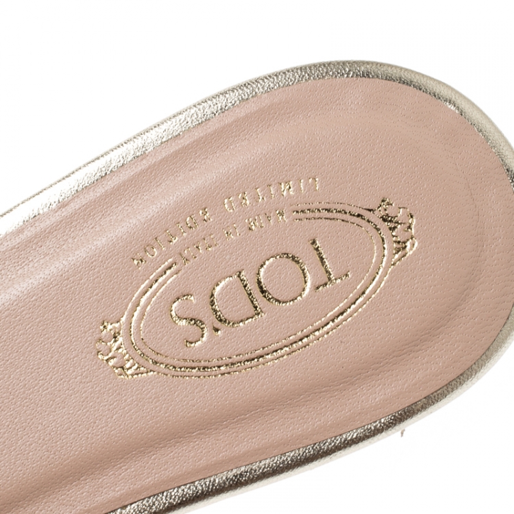 Pre Owned Tod's Limited Edition Metallic Gold Foil Textured Leather Crystal Embellished Bow Detail Flat Slides Size 38