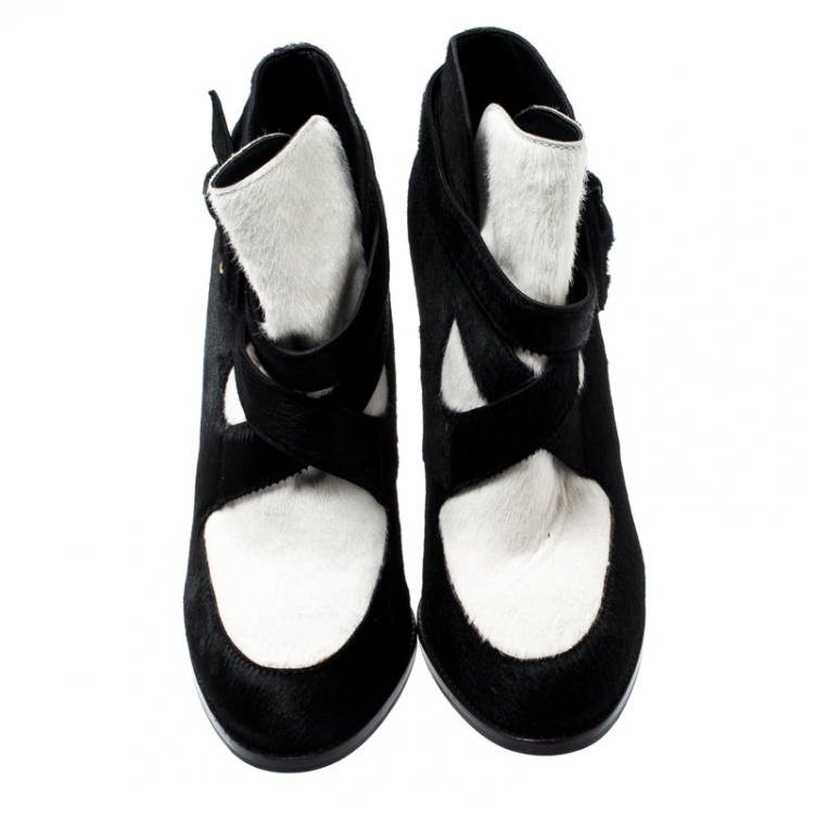 Pre Owned Tod's Monochrome Calf Hair Cross Strap Buckle Detail Ankle Boots Size 37.5