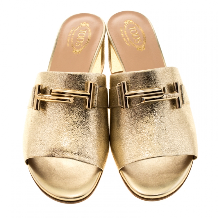Pre Owned Tod's Limited Edition Metallic Gold Textured Leather Double T Peep Toe Mules Size 37.5