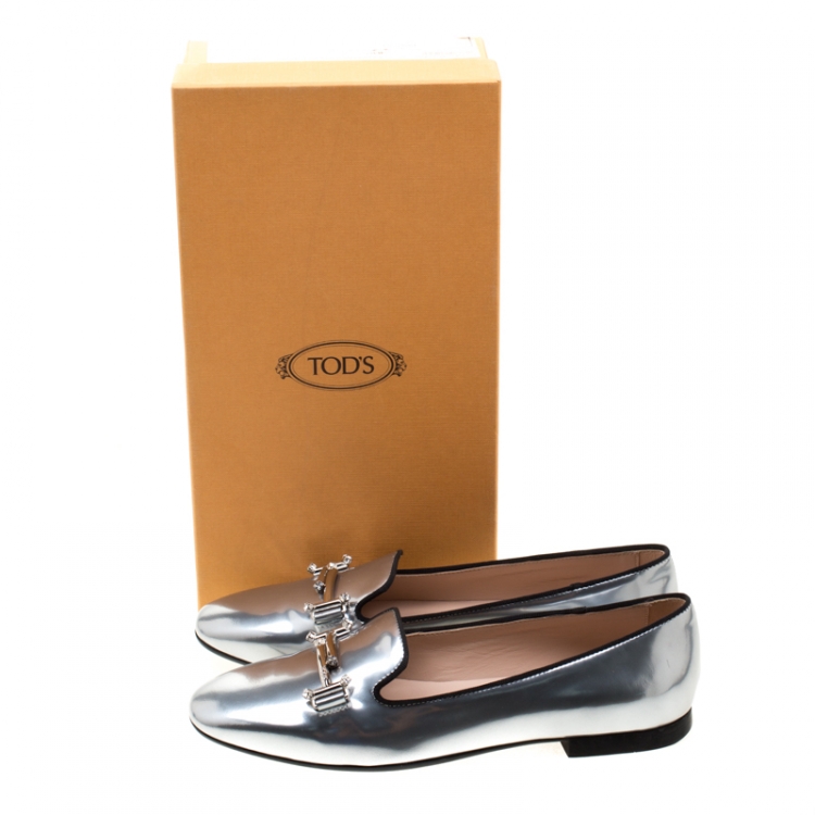 Pre Owned Tod's Metallic Silver Leather Crystal Embellished Double T Smoking Slippers Size 37