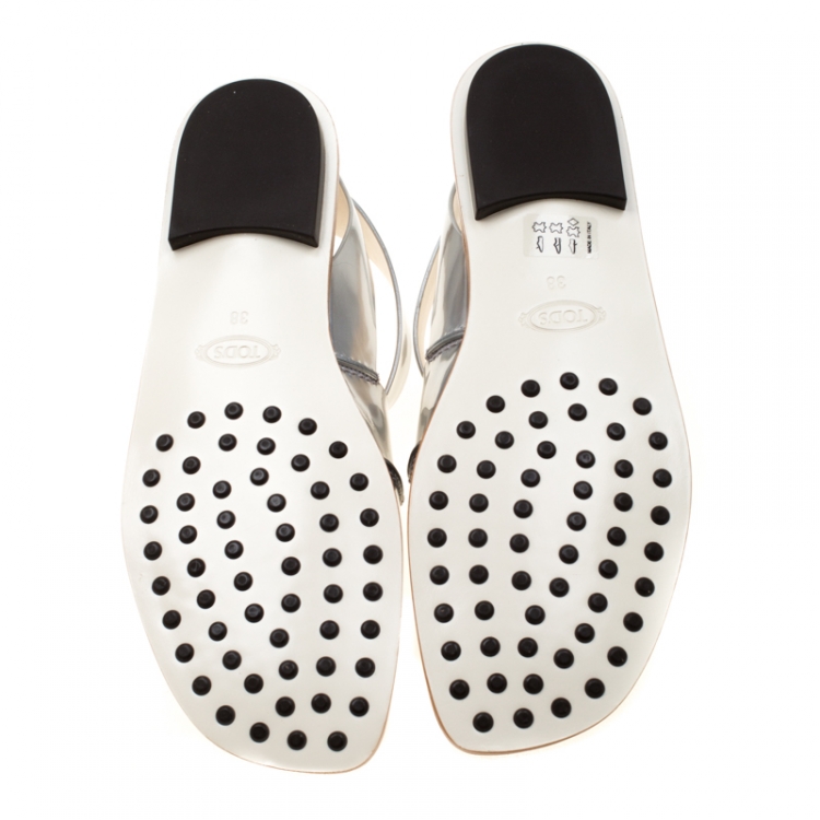 Pre Owned Tod's Metallic Silver Leather Cross Strap Flat Sandals Size 38