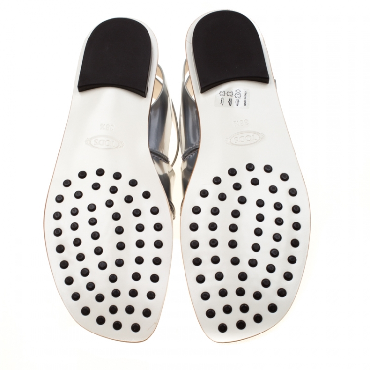 Pre Owned Tod's Metallic Silver Leather Cross Strap Flat Sandals Size 38.5