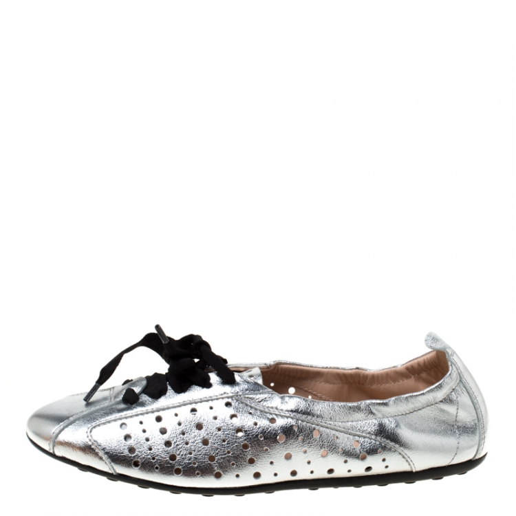 Pre Owned Tod's Metallic Silver Perforated Leather Lace Up Scrunch Low Top Sneakers Size 39