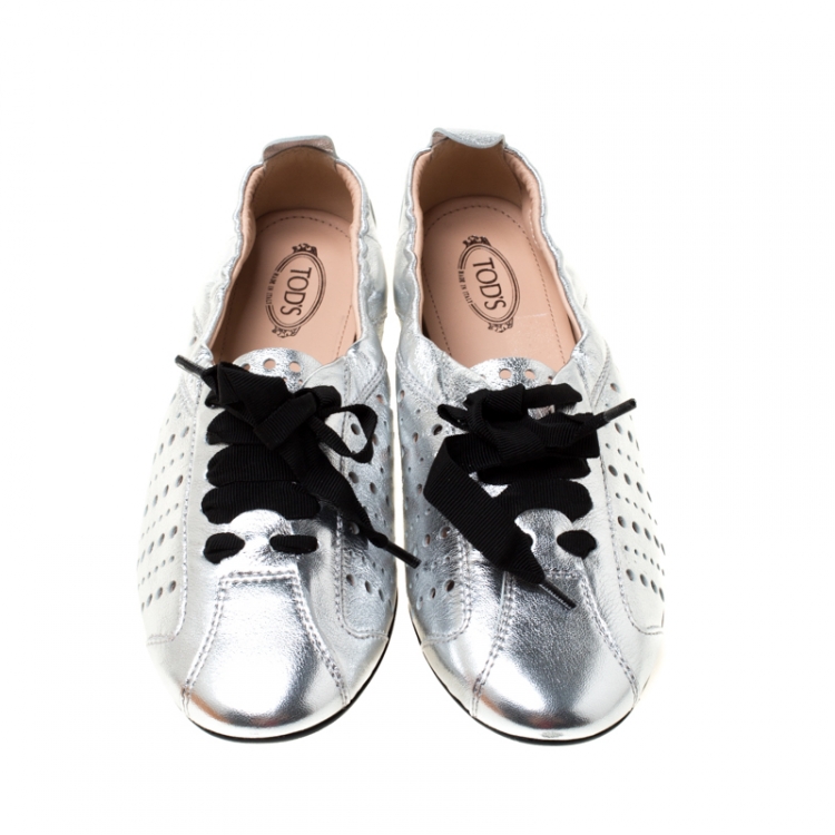 Pre Owned Tod's Metallic Silver Perforated Leather Lace Up Scrunch Low Top Sneakers Size 39