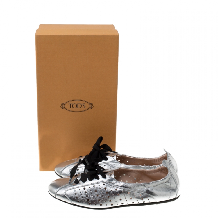 Pre Owned Tod's Metallic Silver Perforated Leather Lace Up Scrunch Low Top Sneakers Size 39