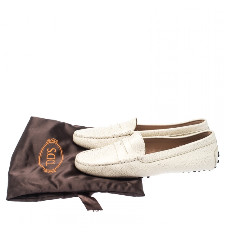 Pre Owned Tod's White Leather Gommino Slip On Loafers Size 39.5