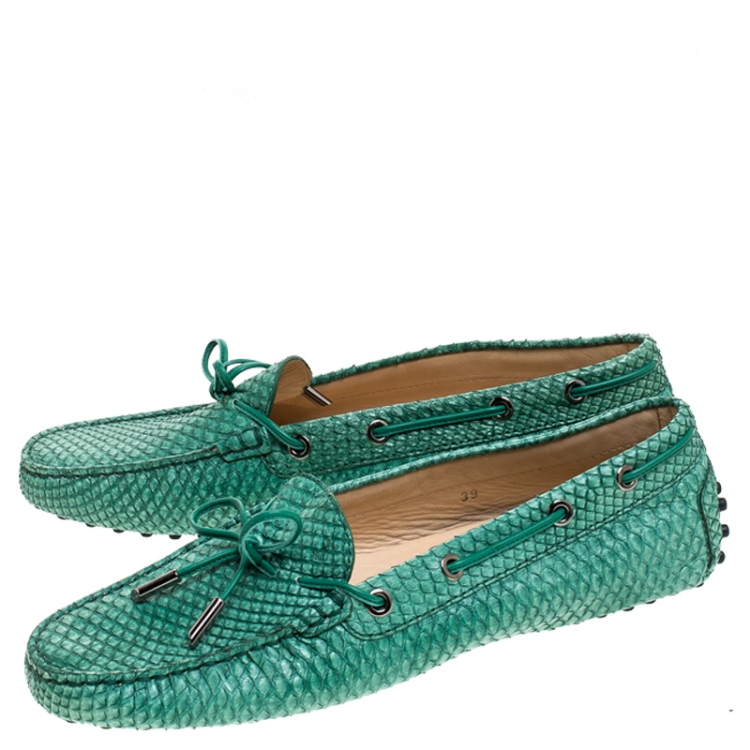 مملوكة مسبقًا Tod's Green Python Leather Gommino Driving Loafers Size 39