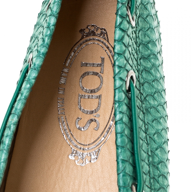 مملوكة مسبقًا Tod's Green Python Leather Gommino Driving Loafers Size 39