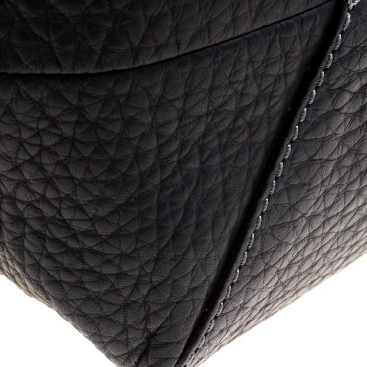 Pre Owned Tod's Dark Blue Pebbled Leather Zip Tote